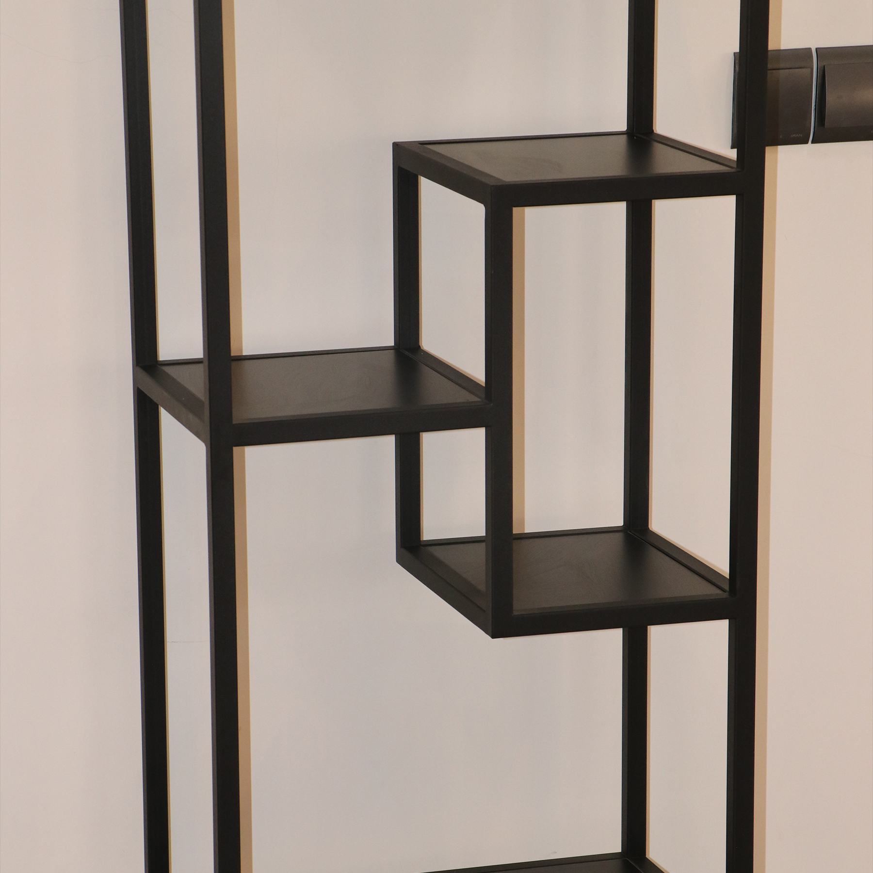 Datam model Arvin shelf