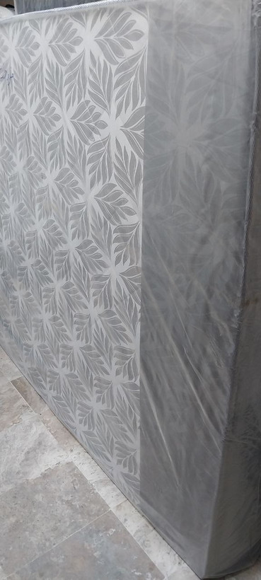 تشک خوشخواب قابل خرید با تخت چوب فلز تولیدی آروین